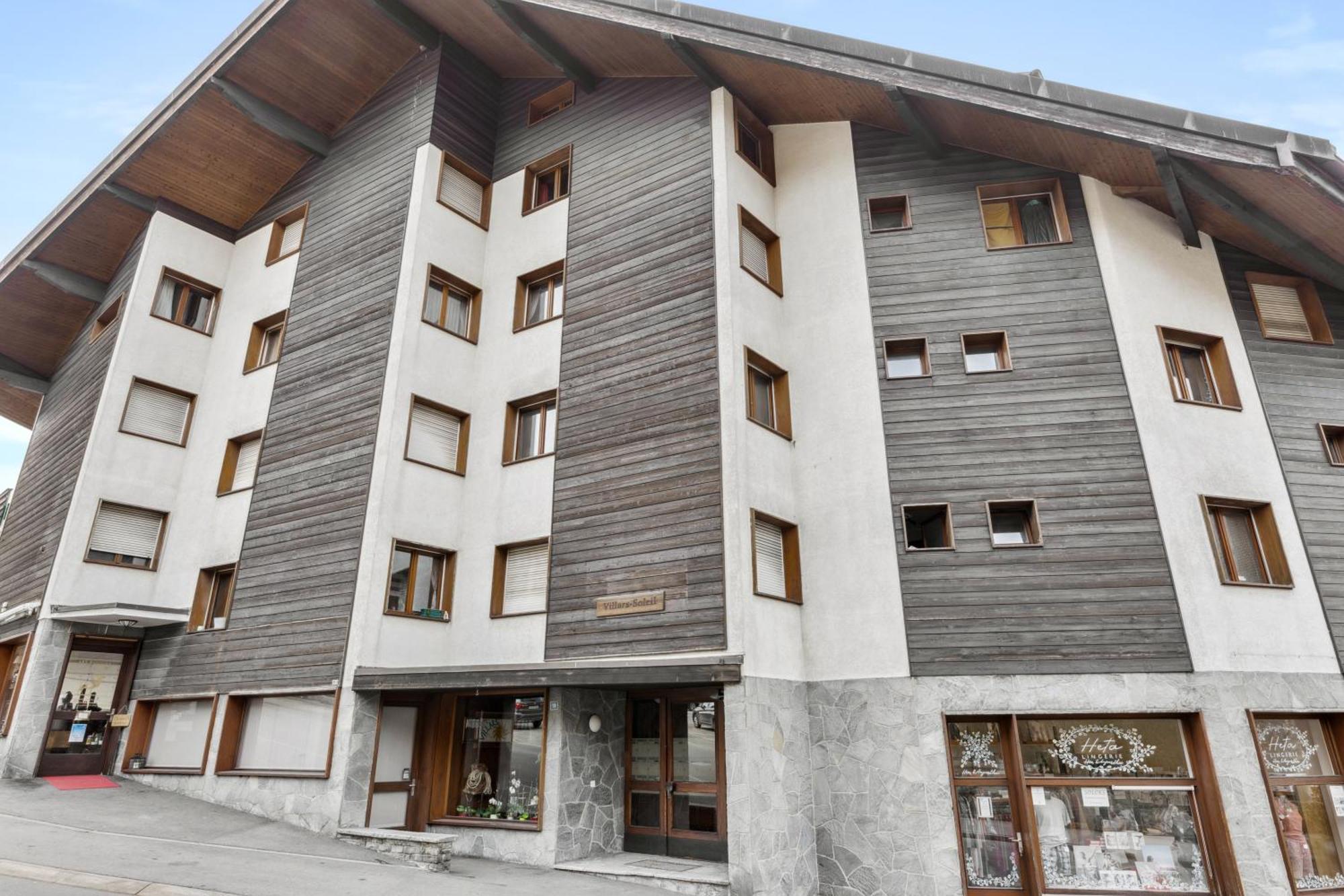 Triplex In Villars Centre With Parking Bagian luar foto